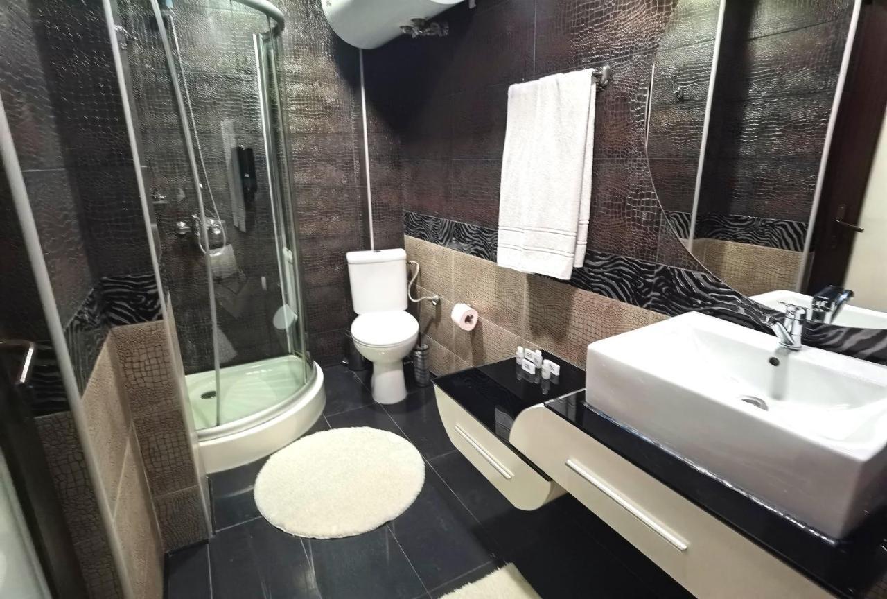 Hotel Acktion Shumen Bagian luar foto