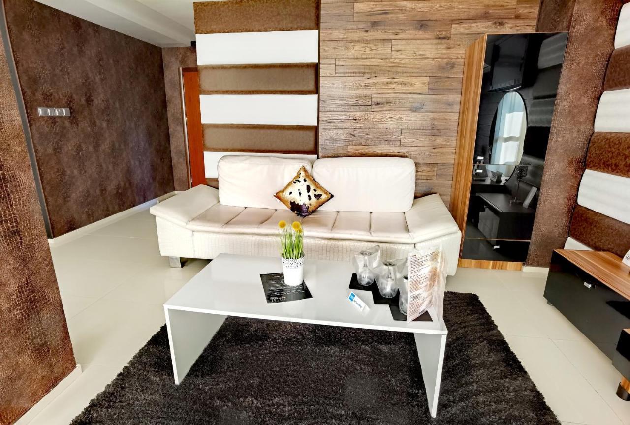 Hotel Acktion Shumen Bagian luar foto